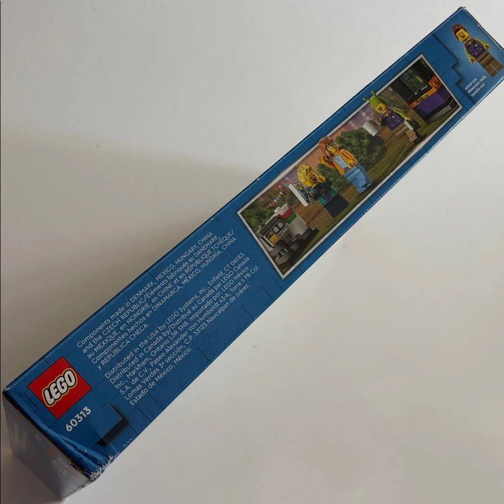 LEGO CITY 60313 Space Ride Amusement Truck LEGO City Space Ride Amusement Truck